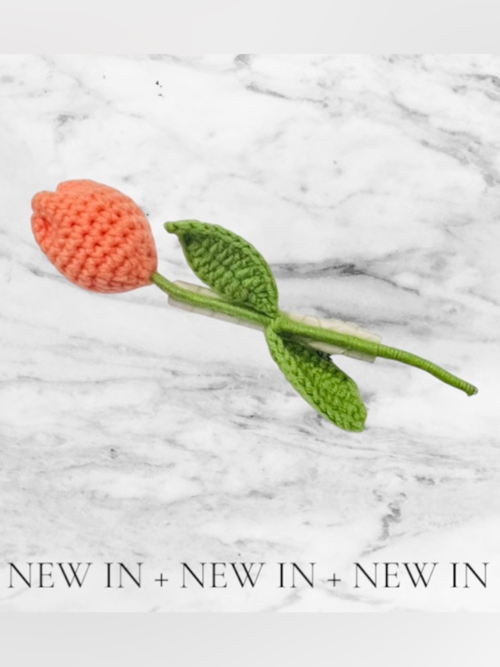 NWT Crochet Tulip Hair Claw Clip